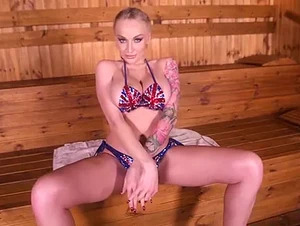 Solo Sauna Sensation with Kayla Green