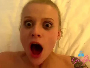 Paris White in After Paris get off in the bath she wants your cum.