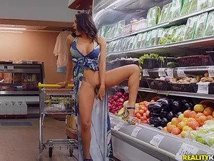 Luna Star Grocery Store Milf / 25.2.2019