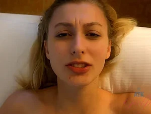 Since it was your last day in Hawaii, Alexa lets you cum in her mouth with Alexa Grace