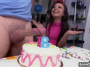 Holly Hendrix Doing Anal At Her Bday Party / 12.12.2017