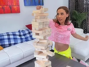 Alita Lee - Huge Jenga