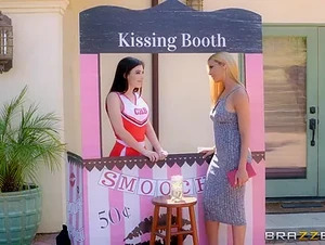 Jenna Reid, Sandy Fantasy The Kissing Booth / 24.7.2016